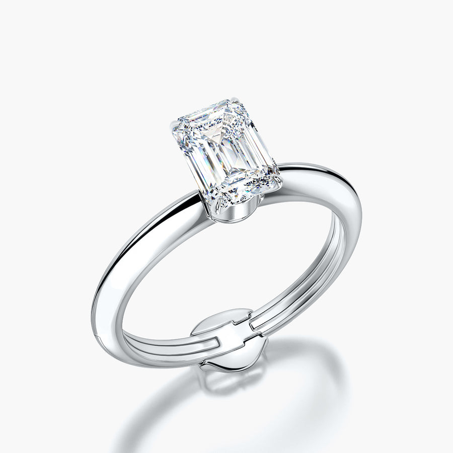 Classic TRing & Emerald Classic 1.0ct