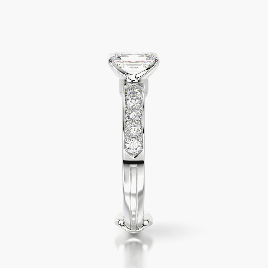 Channel Set TRing & Emerald Classic 1.0ct